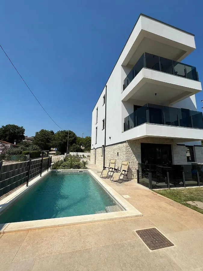 Apartment J&N Hill'S Residence With Swimming Pool Medulin Croatia